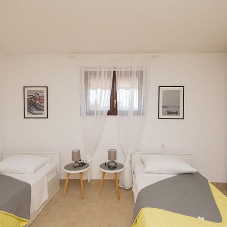 Apartment Maras-1 By Interhome Diklo Εξωτερικό φωτογραφία