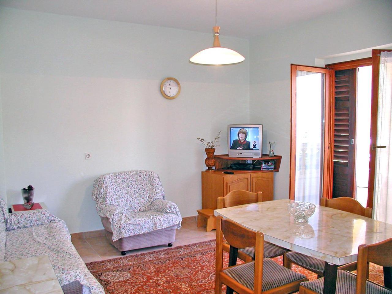 Apartment Maras-1 By Interhome Diklo Εξωτερικό φωτογραφία